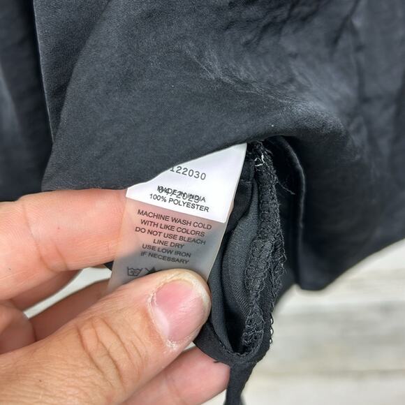 Vince Camuto Women’s XS Black Off-the-Shoulder Long Sleeve Blouse NEW - Picture 5 of 5